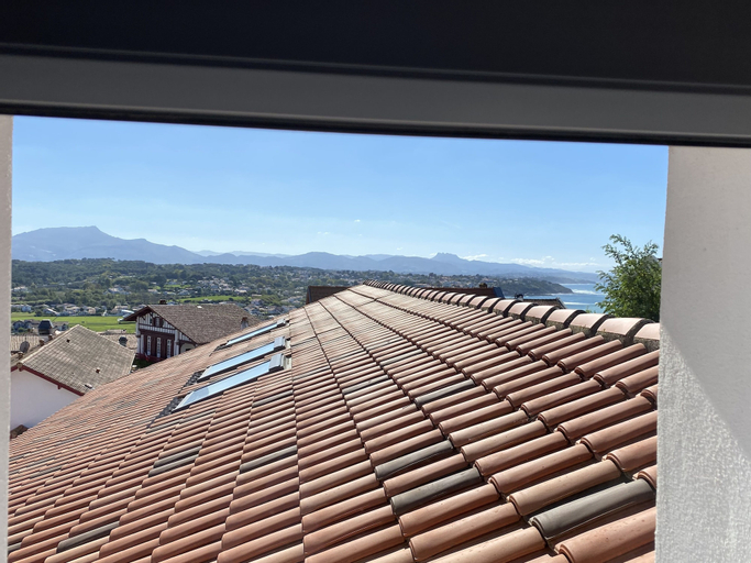 Exterior & Views 7