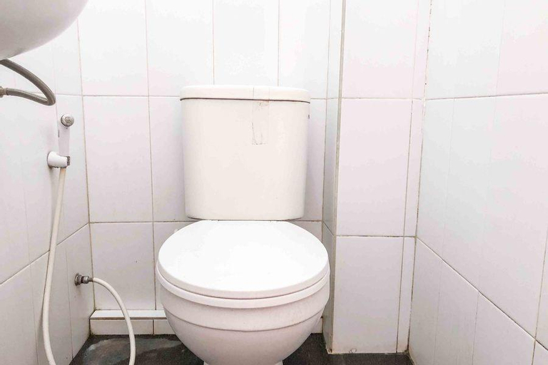 Bathroom 12