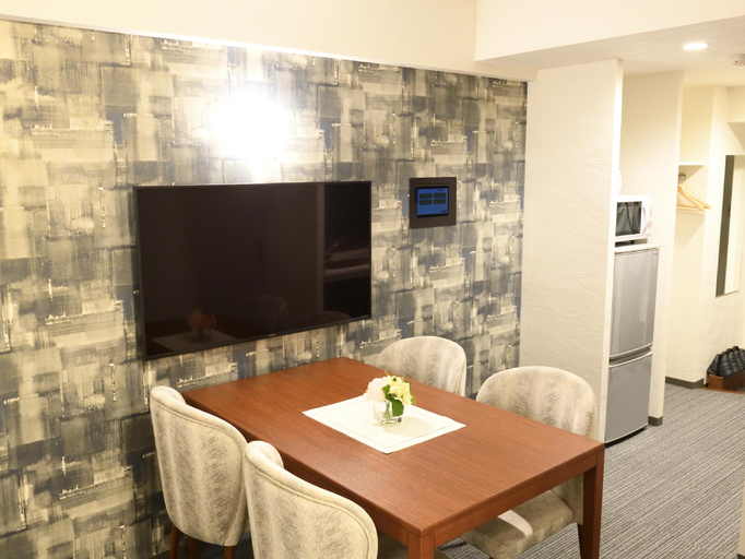 Dining Room 8