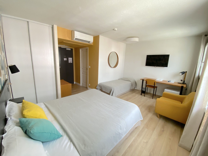 Bedroom 24
