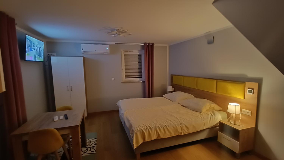 Others 5, Noclegi Zielona Gora u Moni, Zielona Góra