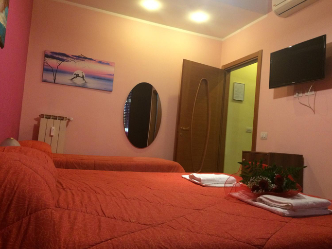 Bedroom 4, Alenic, Roma