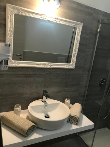 Bathroom 3, MarMe, Nuoro