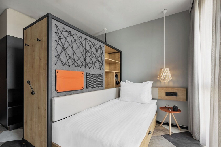 Bedroom 3, Stay KooooK Geneva City – Online Check In, Genève