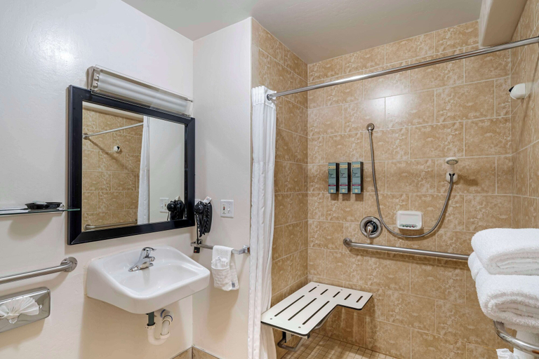 Bathroom 4, Best Western Liberty Inn, Kern