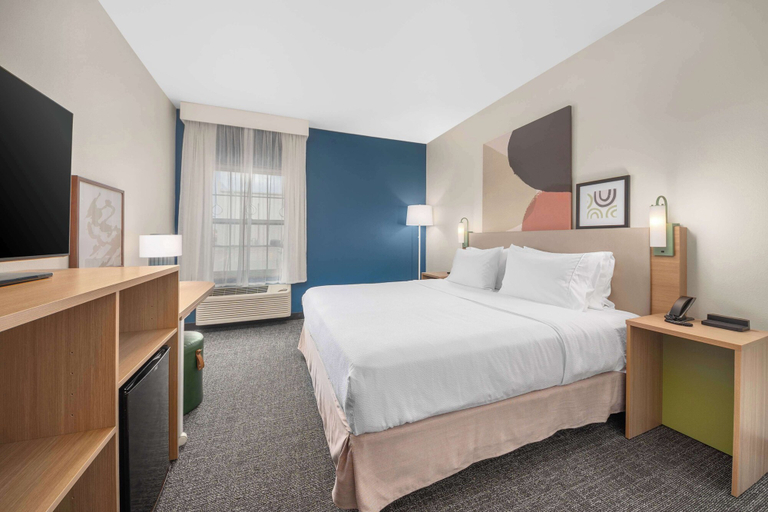 Bedroom 4, Spark by Hilton Minot, Ward