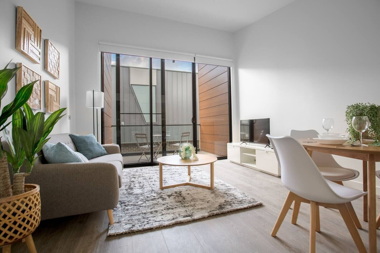 Others 5, Elegant Stylish Living@mooneeponds Wifi/parking, Melbourne