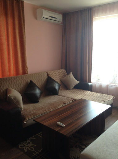 Shared lounge/TV area 2, Dimitrov Apartments, Burgas