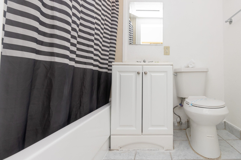 Bathroom, 306 Studio Hollywood Beach, Broward