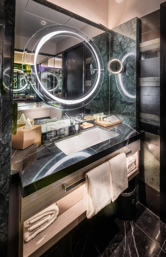 Bathroom 10