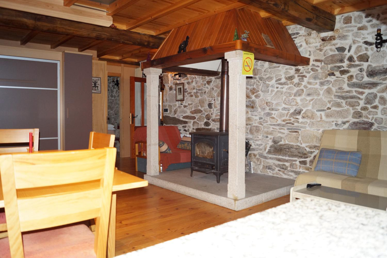 Others 4, Casa Brues, Ourense