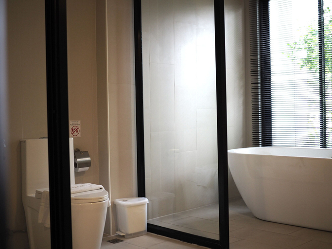 Bathroom 4, POR Santitham, Muang Chiang Mai