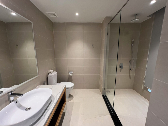 Bathroom 9