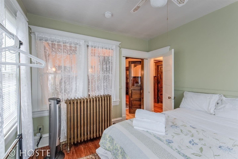 Bedroom 3, 4brvictorian Mansionjust North of Downtown, El Paso