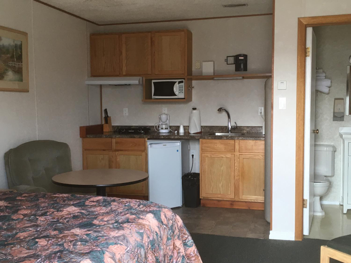 Others 4, Winkys Motel, Division No. 1