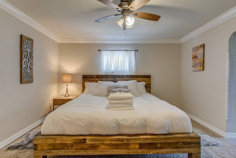 Bedroom 3, 2 Bedroom near Parks, A Lake, Downtown, El Paso