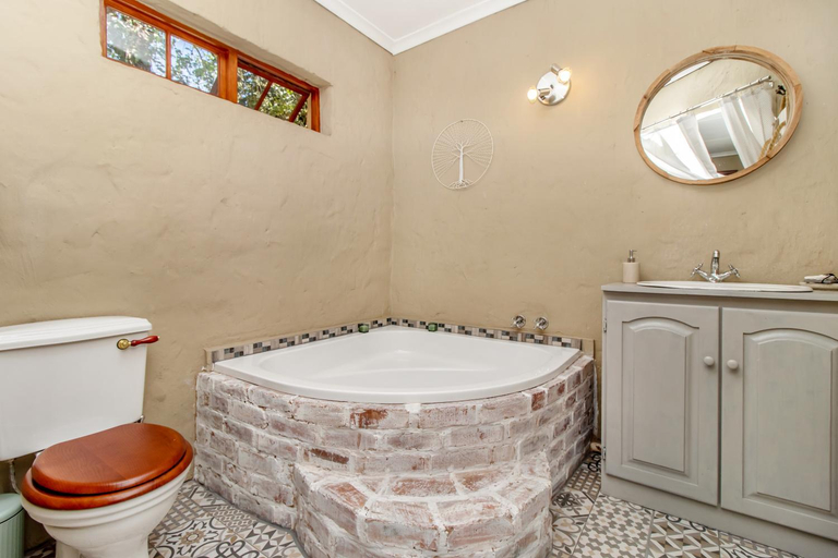 Bathroom 2, Villa Roma - Luxury Accommodation, City of Tshwane