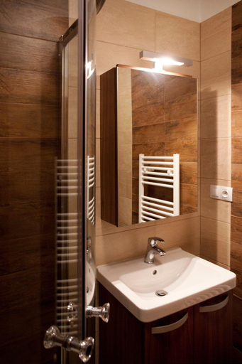 Bathroom 3, Pod Bresteckou skalou, Uherské Hradiště