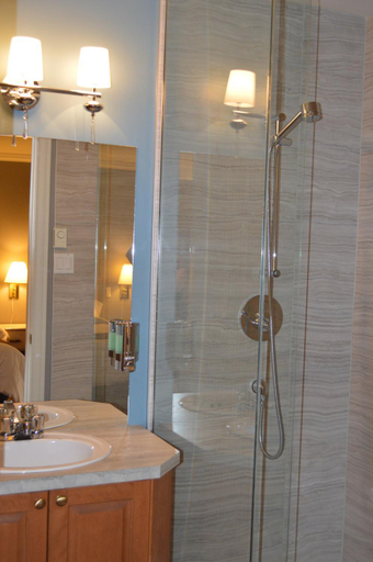 Others 3, Hotel La Maison Blanche, Bonaventure