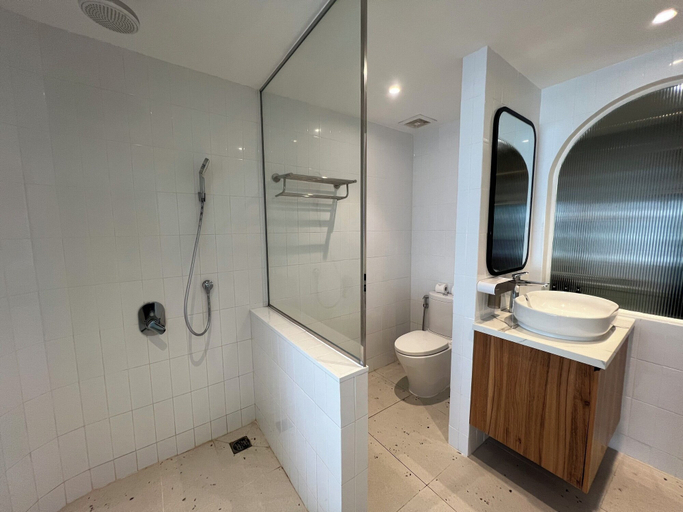 Bathroom 7