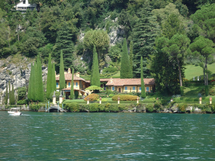 Others 4, La cà in piaza, Como