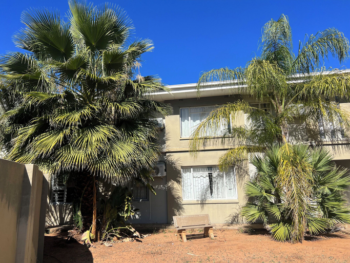 Exterior & Views 2, Tsumeb Park Self Catering Suites, Tsumeb