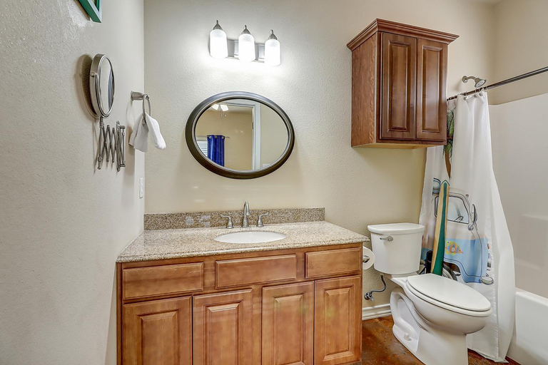Bathroom 4, Marquesas #310, Nueces