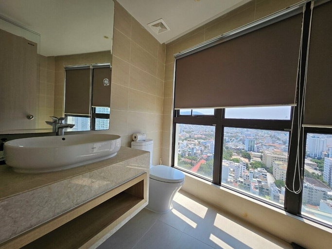 Bathroom 10