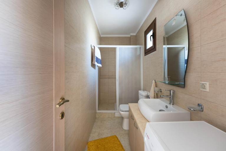 Bathroom 3, Siviri Villa J&B by Luxlikehome, Central Macedonia