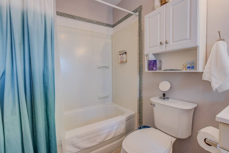 Bathroom, Craft Brewery Perfection! Charming & Dog-friendly, El Paso