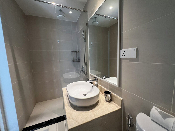 Bathroom 15