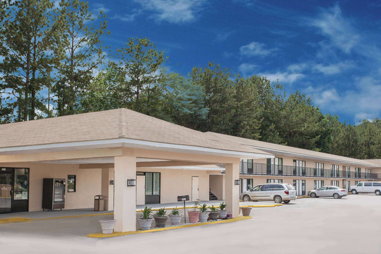 Exterior & Views 2, Days Inn by Wyndham Newton MS/I-20, Newton