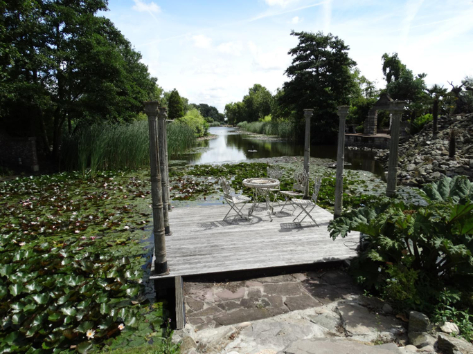 Others 4, Paradijs Eiland, Hillegom