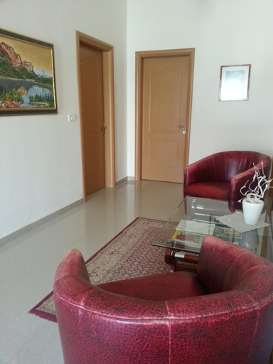 Others 3, Guesthouse Niko, Beratit