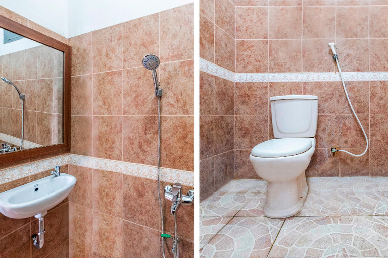 Bathroom 3, Hotel O Transit 2, Maros