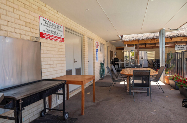 Food & Drinks 5, Bunbury Apartment Motel, Bunbury