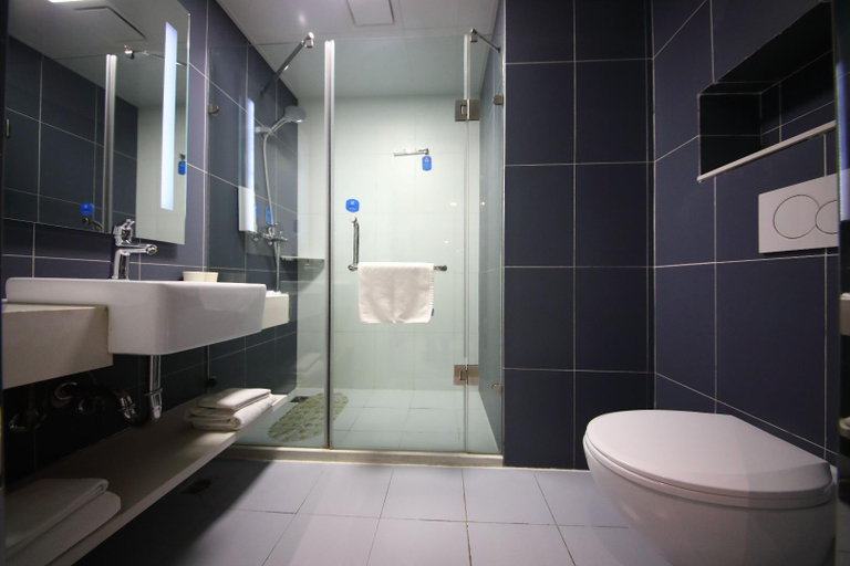Bathroom, Hanting Hotel Fengcheng Phoenix Station , Dandong