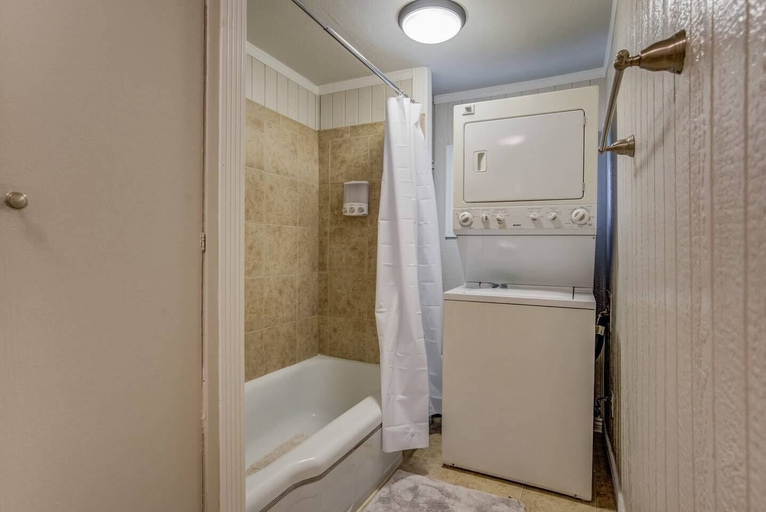 Bathroom 4, 2 Bedroom near Parks, A Lake, Downtown, El Paso