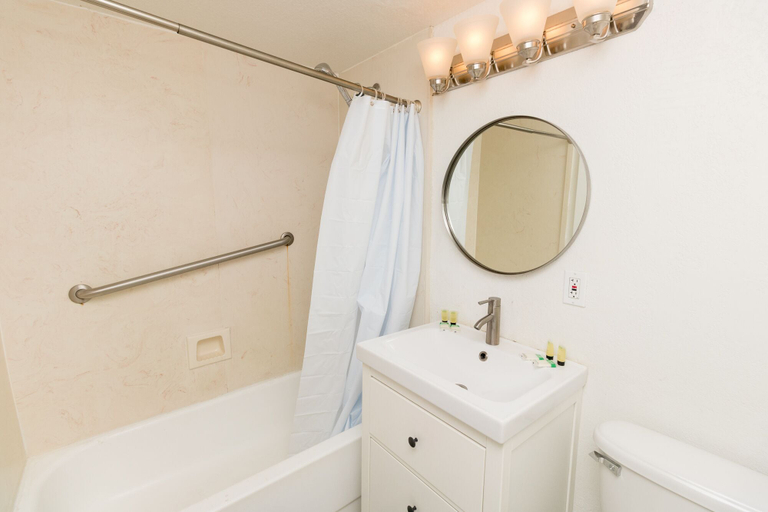 Bathroom 4, 568 Studio Ocean View, Broward