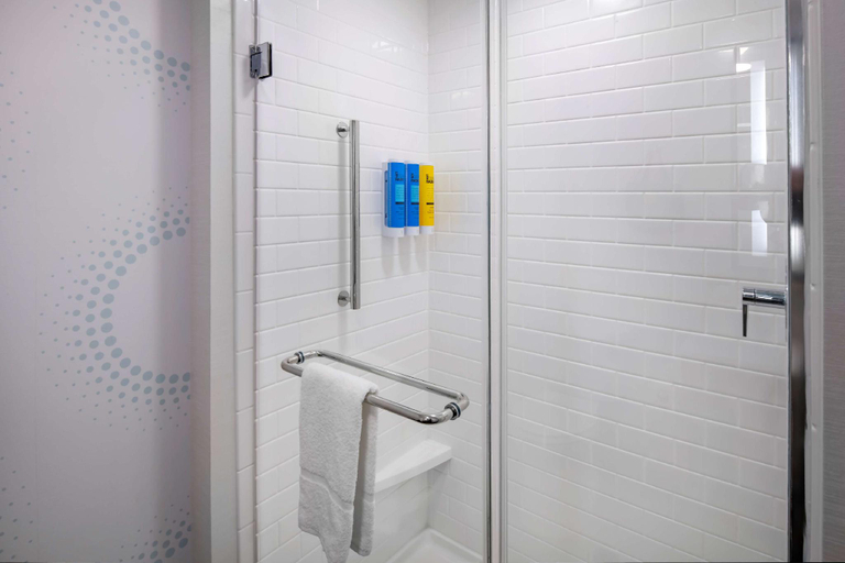 Bathroom 19