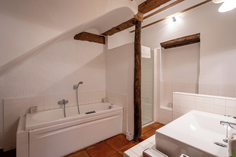 Bathroom 3, La Casa Grande, Cuenca