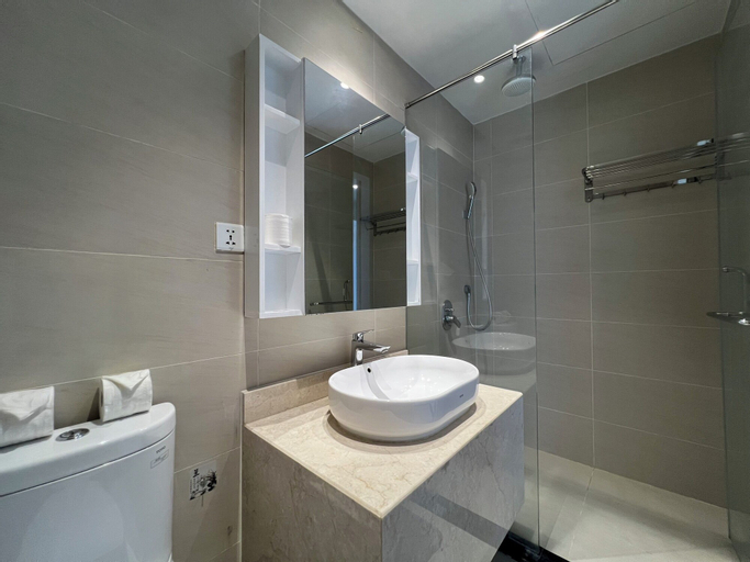 Bathroom 13