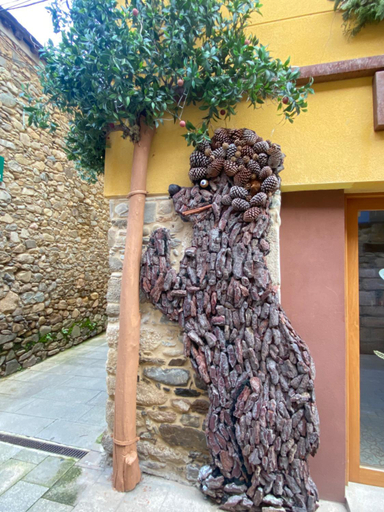 Others 4, SENOR OSO, León