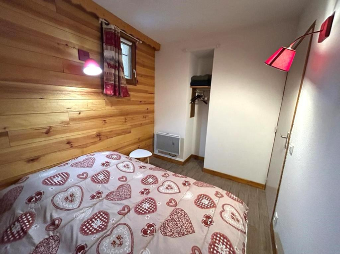 Bedroom 2, Residence les monts du soleil, Hautes-Alpes