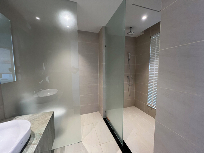 Bathroom 8