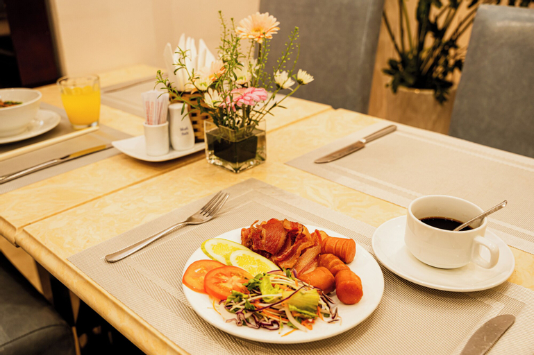 Food & Drinks 8
