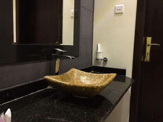 Bathroom 3, Taleen Serviced Apartments AlSahafa, Riyadh