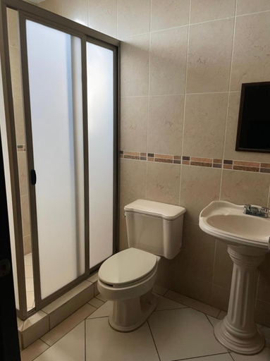 Bathroom 2, Hotel San Salvador, San Juan de los Lagos