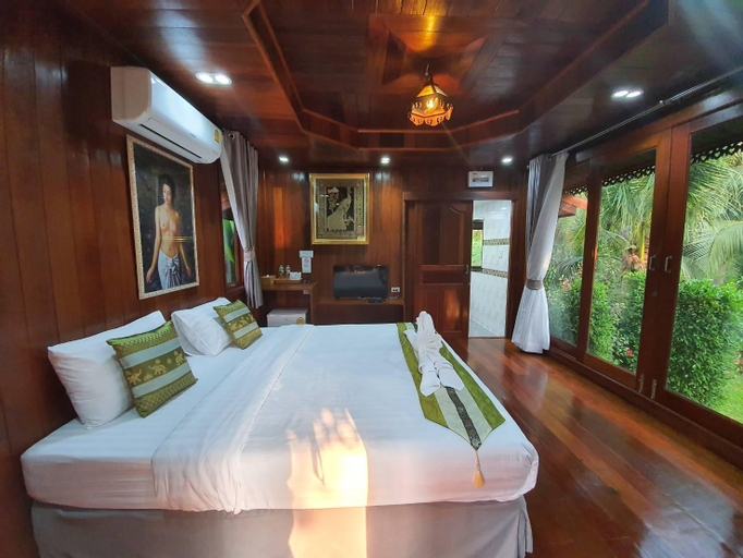 Bedroom 8