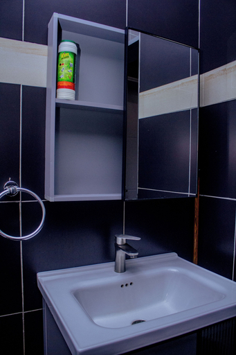 Bathroom 3, Luxury One Bedroom Apartment Kampala, Kampala